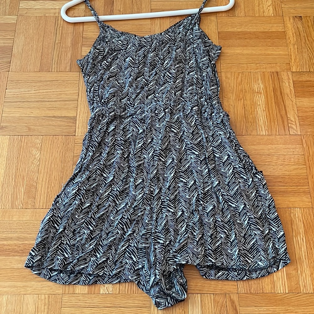 Dynamite patterned romper - Picture 2 of 4